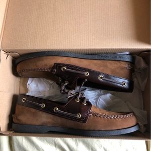 Sperry topsider boat shoe